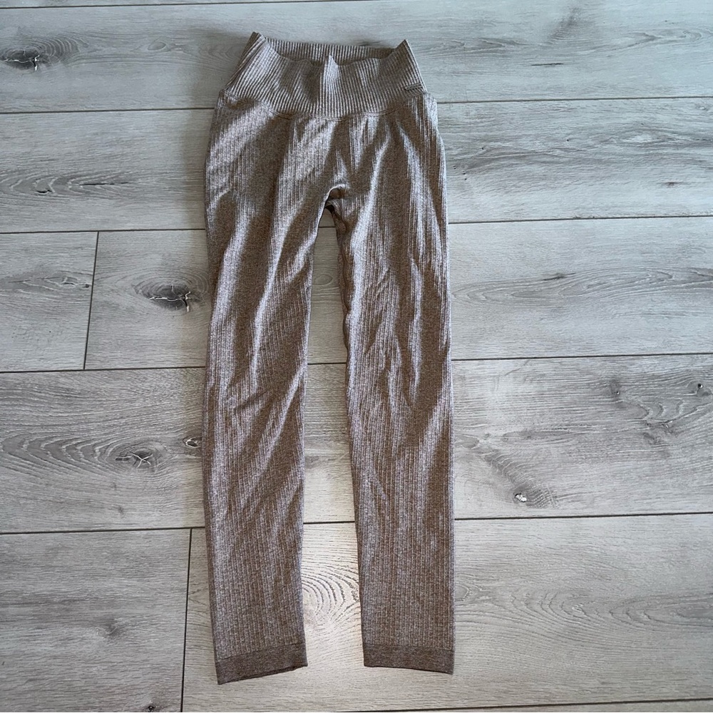 Lilias Active Ribbed Knit Leggings Taupe Nude Beige High Rise size XS - Picture 3 of 10